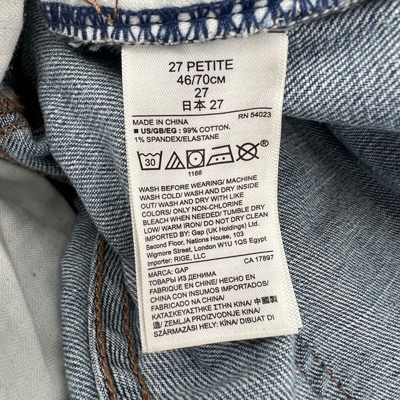 GAP 3" Denim Distressed Cuffed Hem Jean Shorts Size 27 Petite Women's - Picture 4 of 9